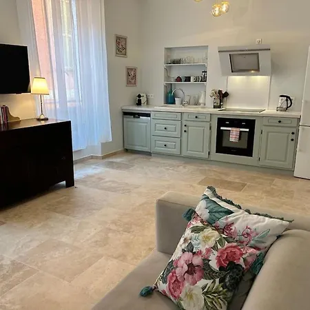 Rossetti Rosa Vieux 2 Bed Nice